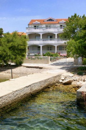  Apartments by the sea Brodarica, Sibenik - 4195  Бродарица